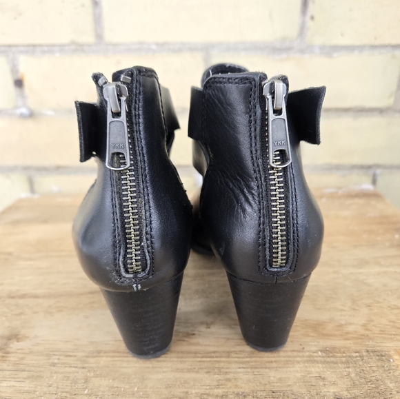 Vionic Rory Boots - Picture 5 of 10